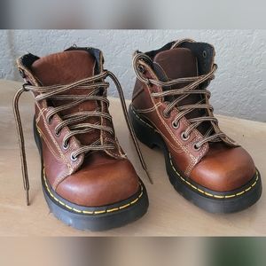 Dr. Martens Vintage 90s Y2K Lace Up Leather Boots Woman Size US 7 excellent cond